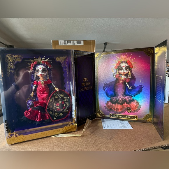 Rainbow High™ 2022 Celebration Edition Día De Los Muertos - New - Picture 2 of 16